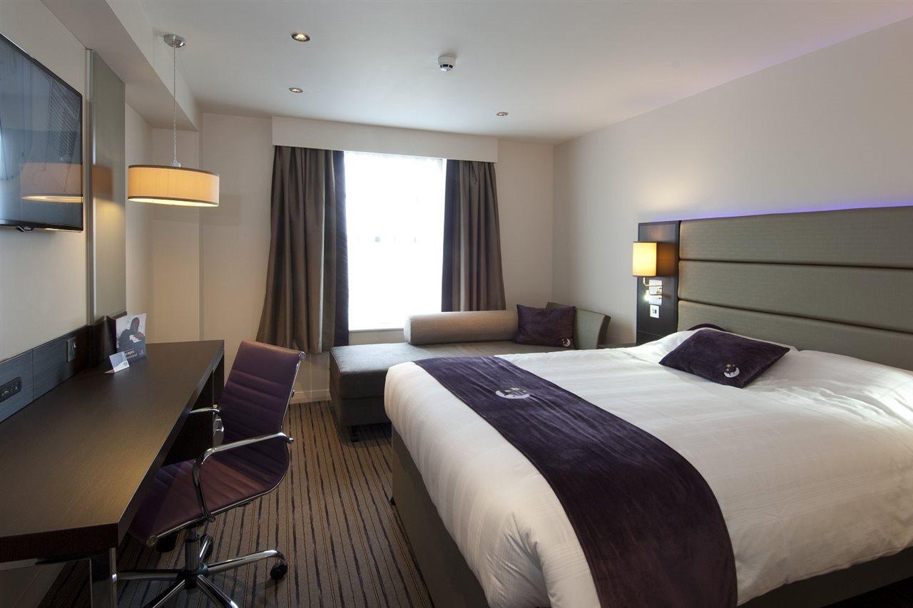 Premier Inn Bedford South Kempston エクステリア 写真