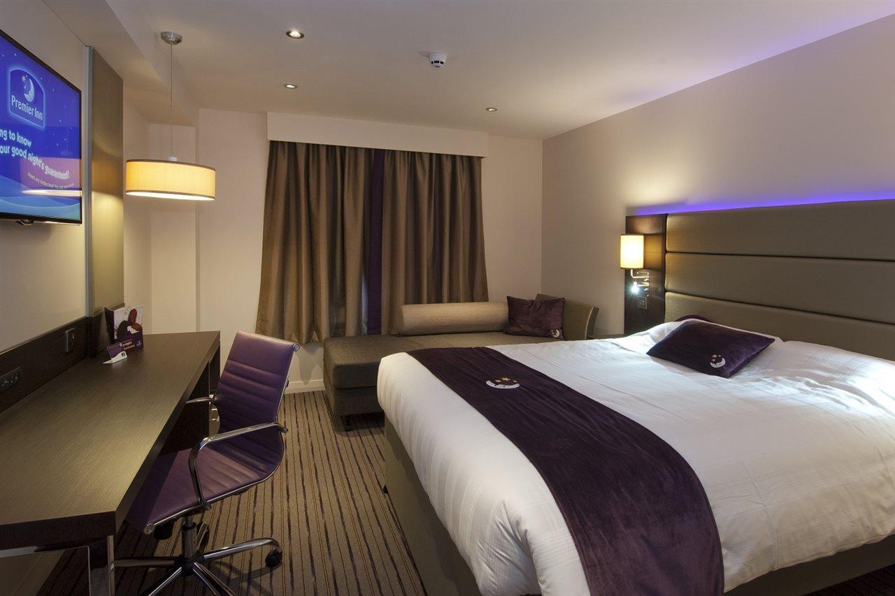 Premier Inn Bedford South Kempston エクステリア 写真